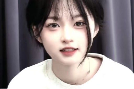 温碧霞现身草蜢演唱会疑似没穿内衣露尴尬点丈夫看手机不理她