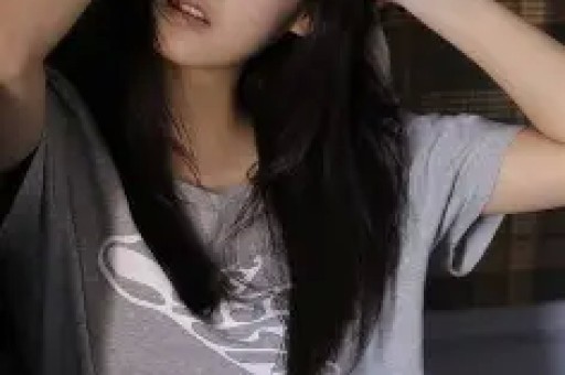 嫁豪门生3娃被丈夫赶走如今身家亿万与小17岁男友很甜蜜