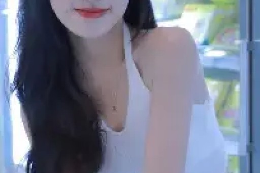 美女网红直播热度低迷索性直接睡觉张嘴模样让直播间热度破万