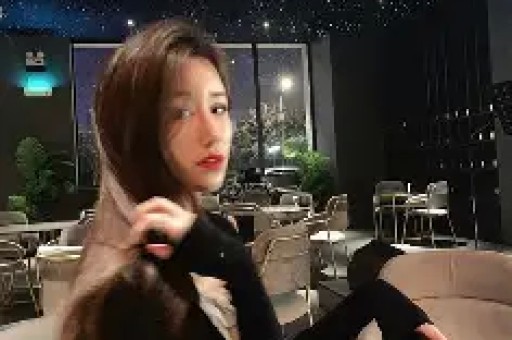 抖音421万粉丝小英爆改张元英：一次惊艳爆改一场流量交锋