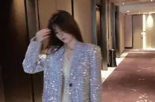 舔手指人体盛宴继关晓彤遭殃后千万网红再曝内娱“阴暗面”