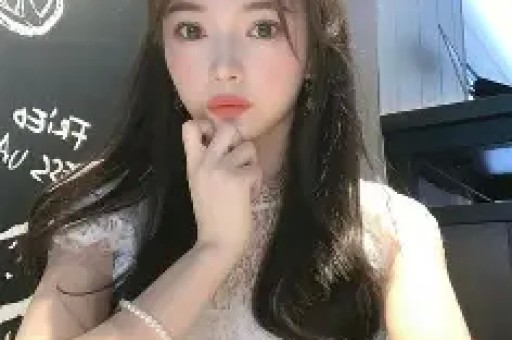 津门大网红咔咔咔邀约彩虹等主播齐聚本月24日缝纫机培训机构举办发证仪式为相声赛道网红颁发入门证书验证两年耕耘成果成身份象征